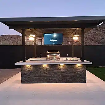Outdoor Kitchen: Big Island Sports Bar